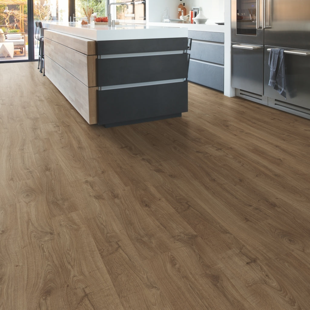 Eligna Oak Laminate  Natural Varnished Oak